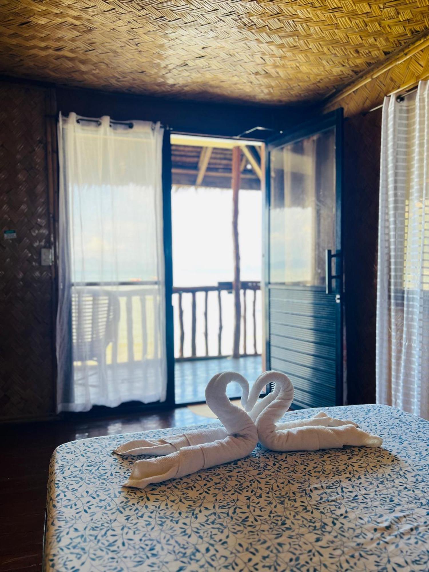 Hut Sunset View Hotel El Nido Bagian luar foto